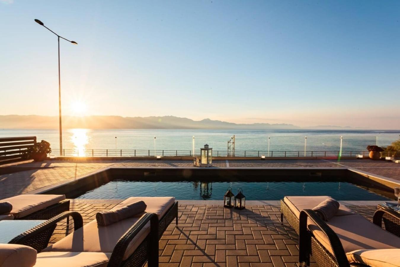 Seaside Summer Bliss - Aurora Luxury Pool Paradise Petalidi Bagian luar foto